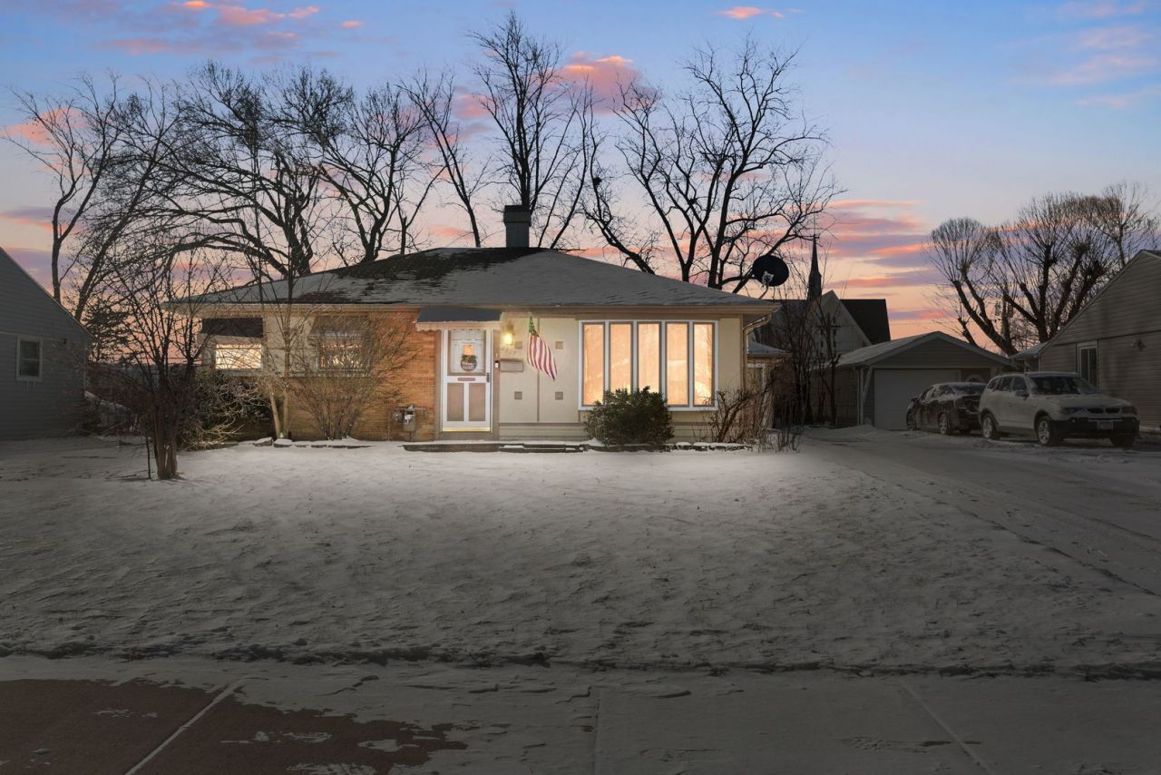 2705 Park Street, Rolling Meadows, IL 60008 Main Photo