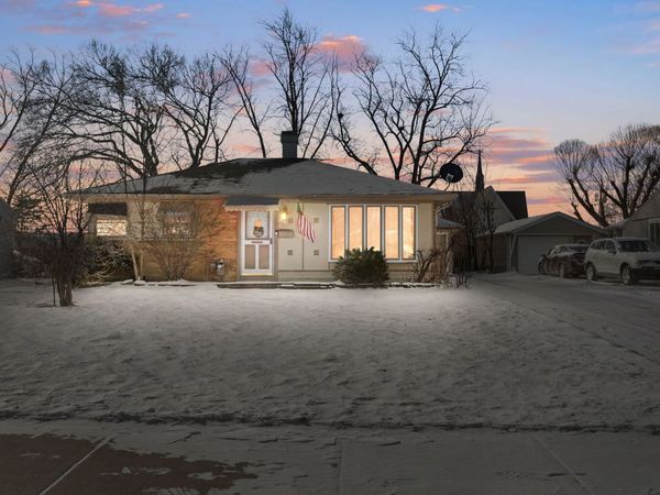 2705 Park Street, Rolling Meadows, IL 60008