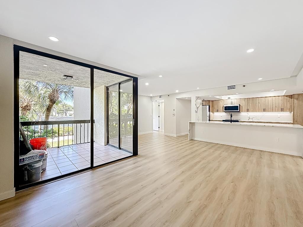 955 Egret Circle, Unit B-207, Delray Beach, FL 33444 Photo