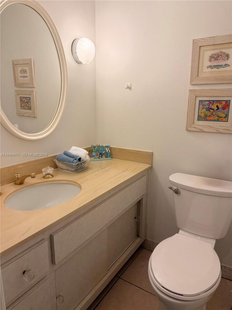 300 Bayview Dr, Unit 802, Sunny Isles Beach, FL 33160 Photo