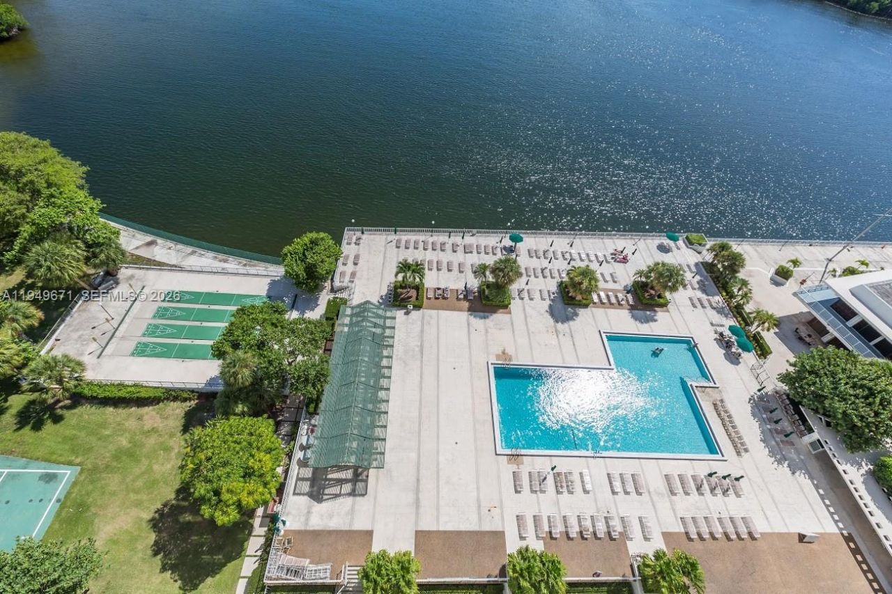 300 Bayview Dr, Unit 802, Sunny Isles Beach, FL 33160 Photo