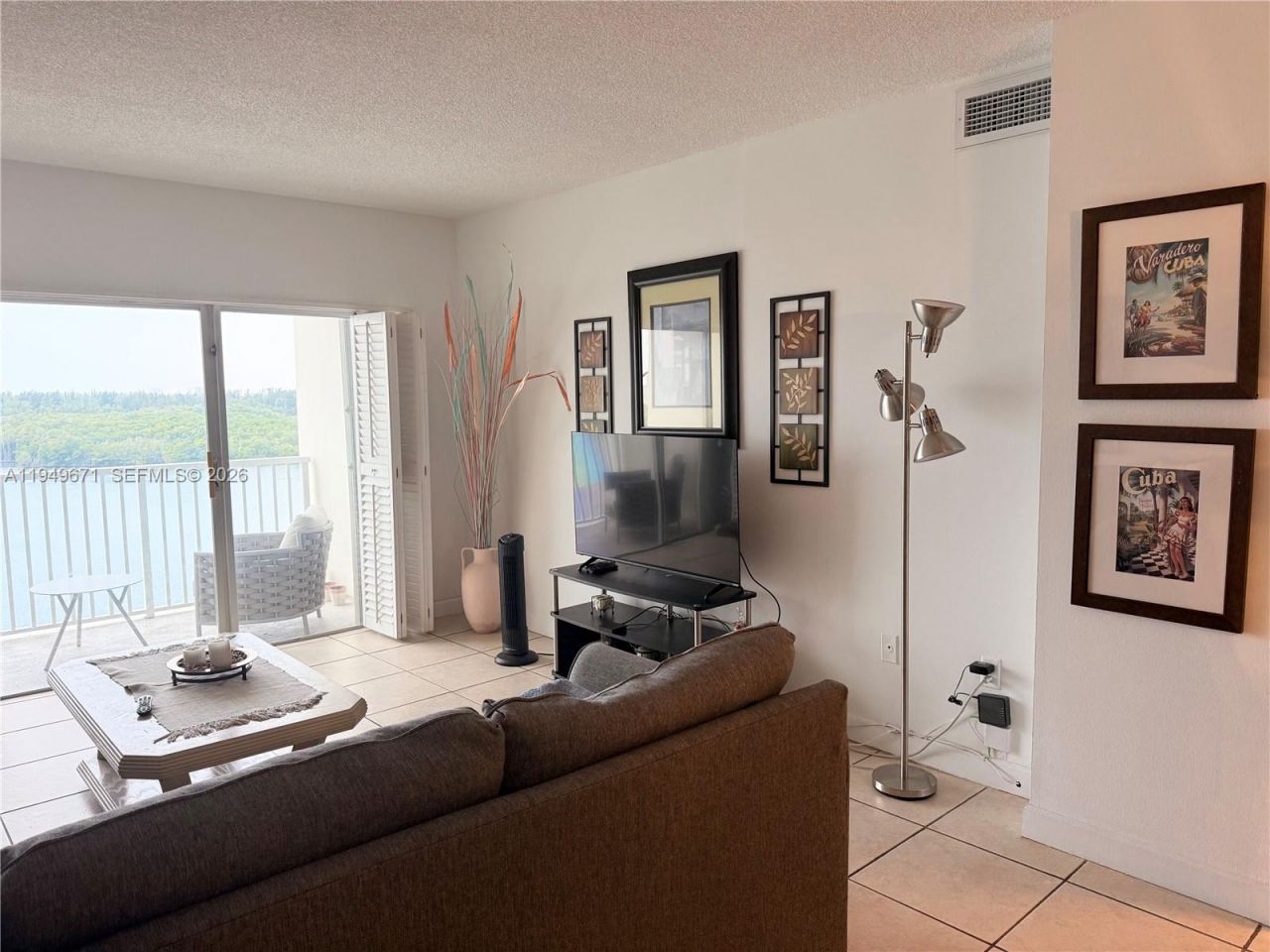 300 Bayview Dr, Unit 802, Sunny Isles Beach, FL 33160 Photo