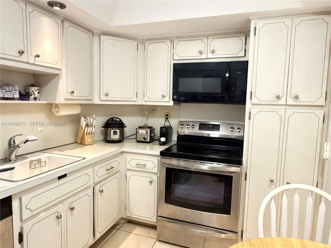 300 Bayview Dr, Unit 802, Sunny Isles Beach, FL 33160 Photo