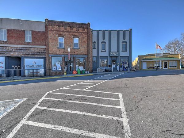 208 Town Square Street, Glade Spring, VA 24340