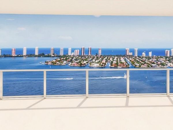 220 Lake Shore Drive, Unit 2010, Lake Park, FL 33403