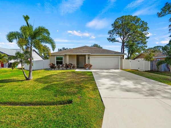 643 SW Curry Street, Port Saint Lucie, FL 34983