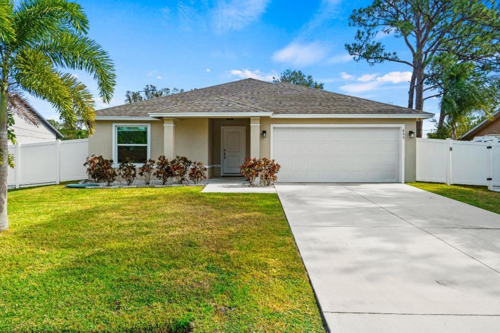 643 SW Curry Street, Port Saint Lucie, FL 34983 Photo