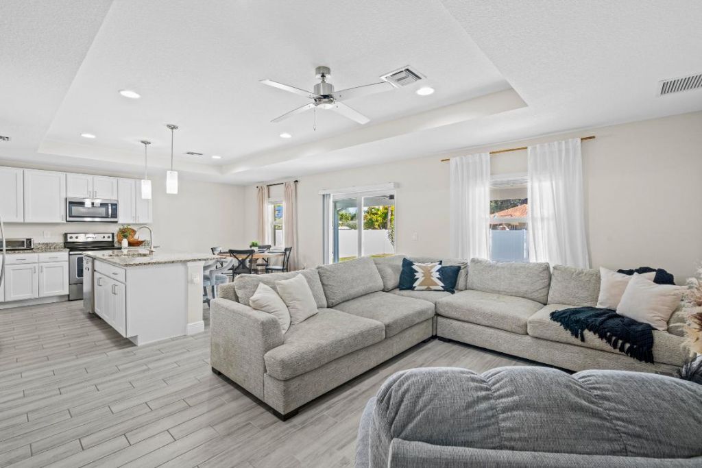 643 SW Curry Street, Port Saint Lucie, FL 34983 Photo