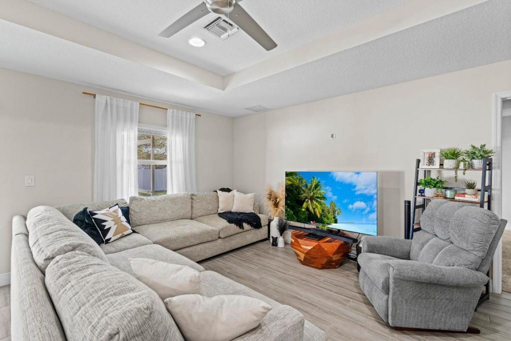 643 SW Curry Street, Port Saint Lucie, FL 34983 Photo