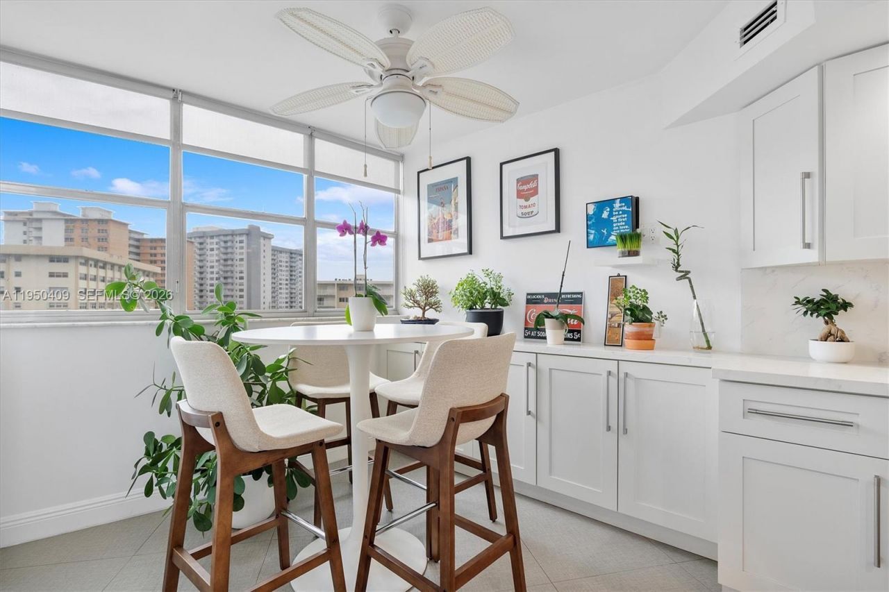 100 Golden Isles Drive, Unit 515, Hallandale Beach, FL 33009 Photo