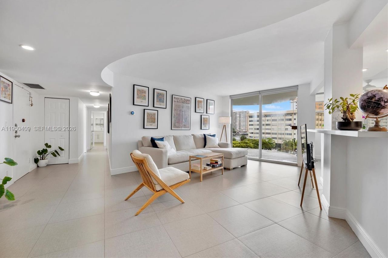 100 Golden Isles Drive, Unit 515, Hallandale Beach, FL 33009 Photo