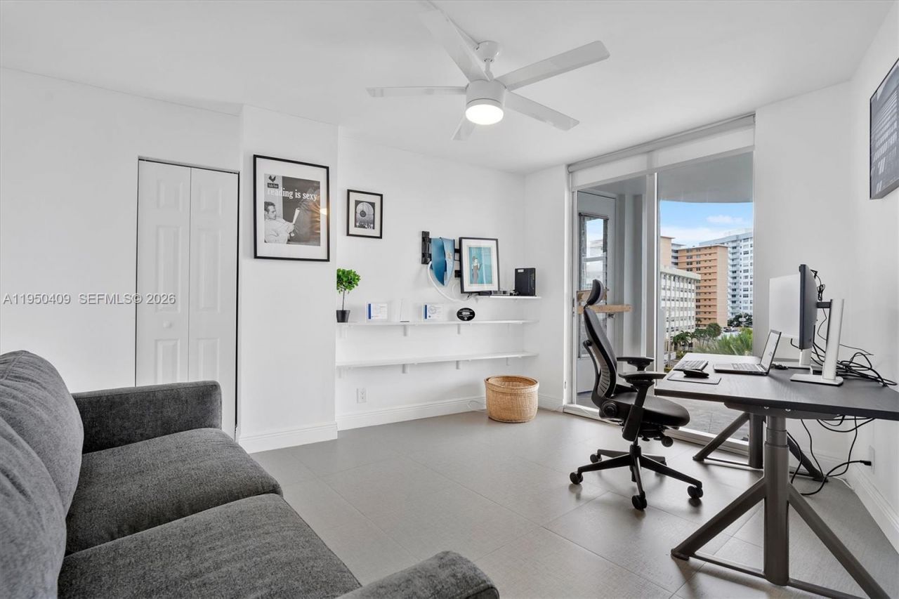 100 Golden Isles Drive, Unit 515, Hallandale Beach, FL 33009 Photo