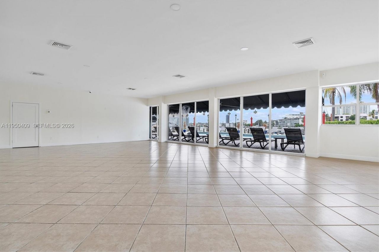 100 Golden Isles Drive, Unit 515, Hallandale Beach, FL 33009 Photo