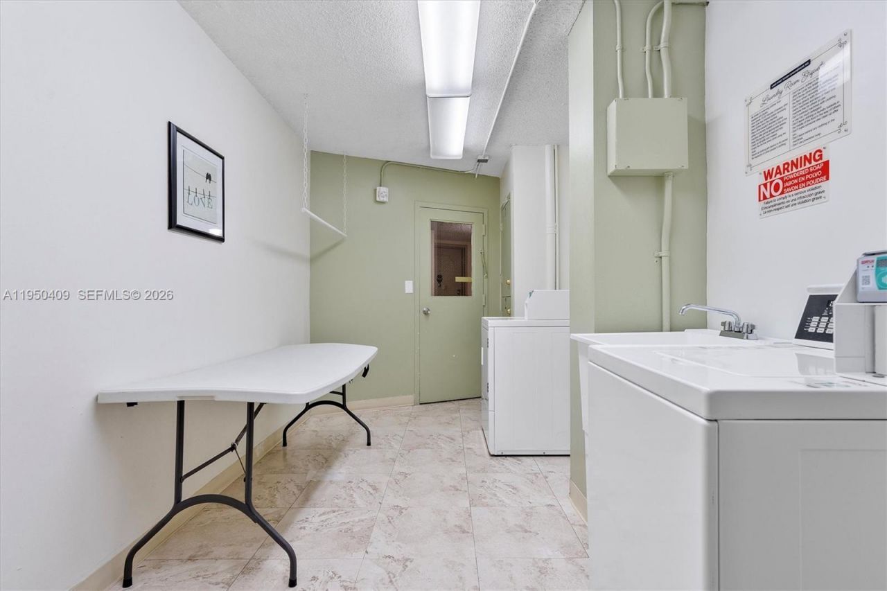 100 Golden Isles Drive, Unit 515, Hallandale Beach, FL 33009 Photo