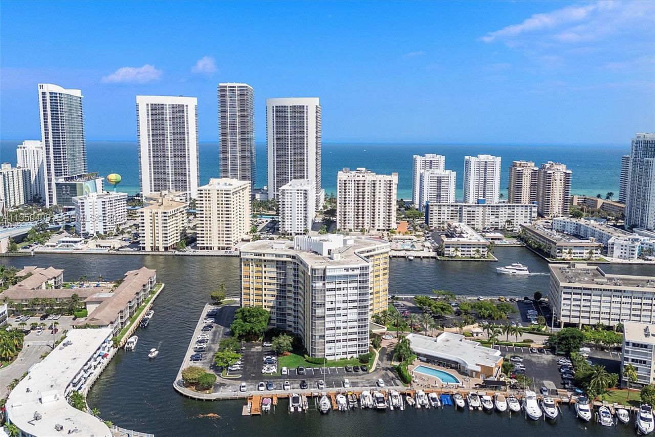 100 Golden Isles Drive, Unit 515, Hallandale Beach, FL 33009 Photo
