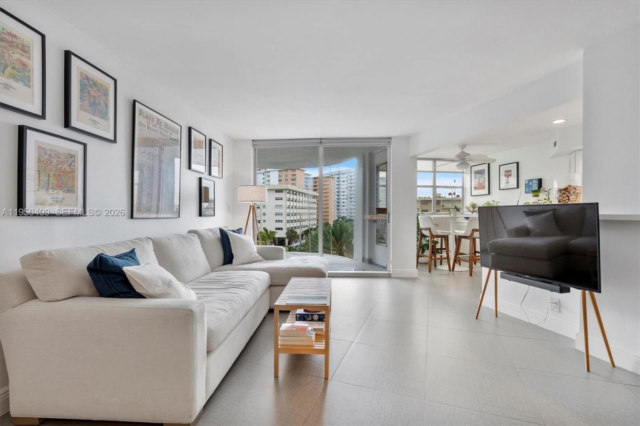 100 Golden Isles Drive, Unit 515, Hallandale Beach, FL 33009 Photo