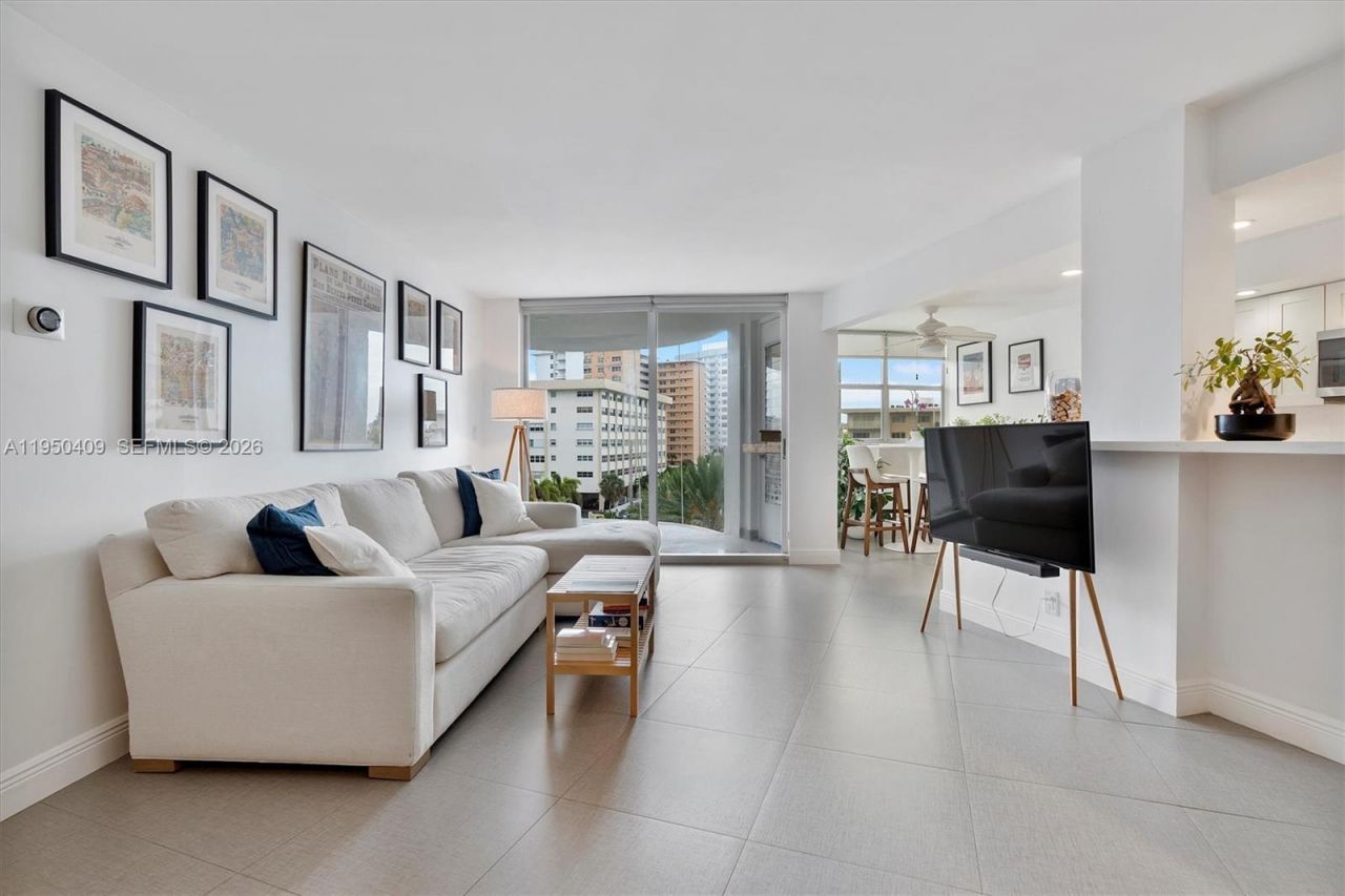 100 Golden Isles Drive, Unit 515, Hallandale Beach, FL 33009 Photo