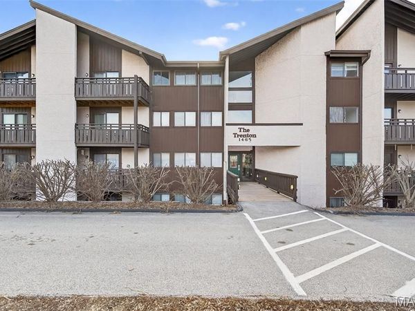 1465 Heritage Landing, Unit 102, St Charles, MO 63303