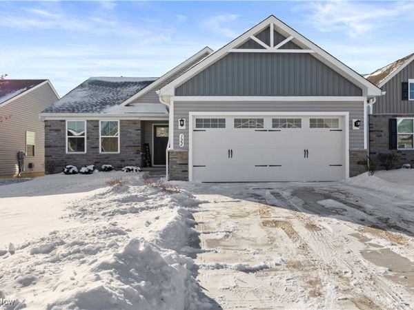 122 Eagle Circle, Amherst, OH 44001