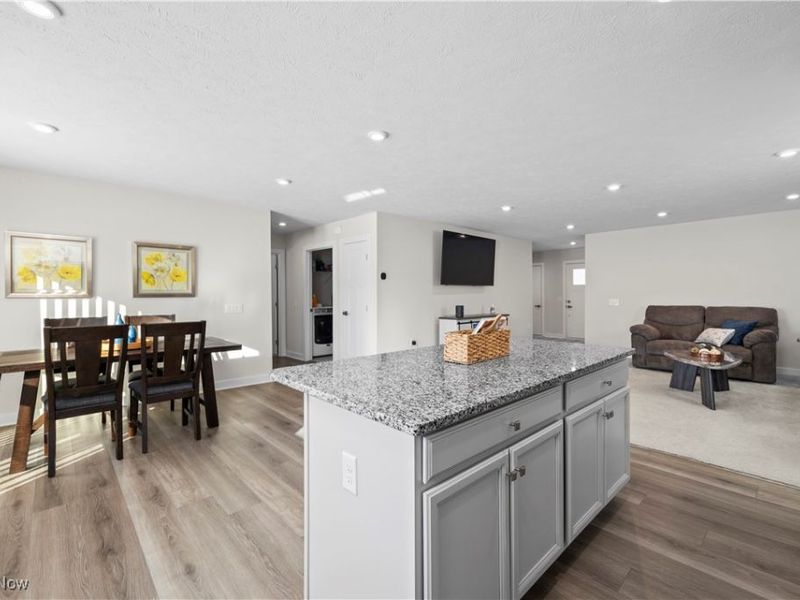 122 Eagle Circle, Amherst, OH 44001 Photo 13