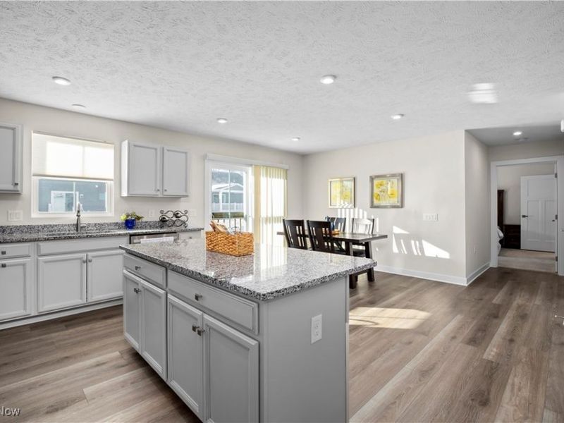 122 Eagle Circle, Amherst, OH 44001 Photo 14