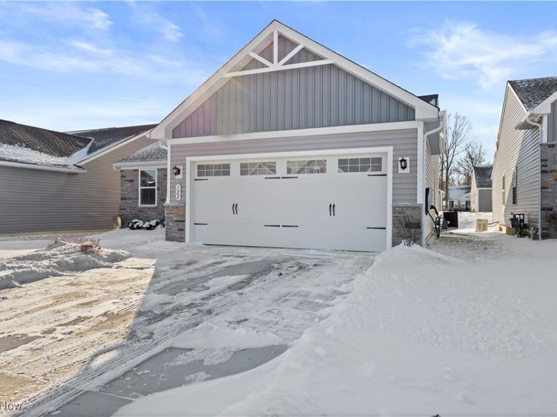 122 Eagle Circle, Amherst, OH 44001 Photo 2