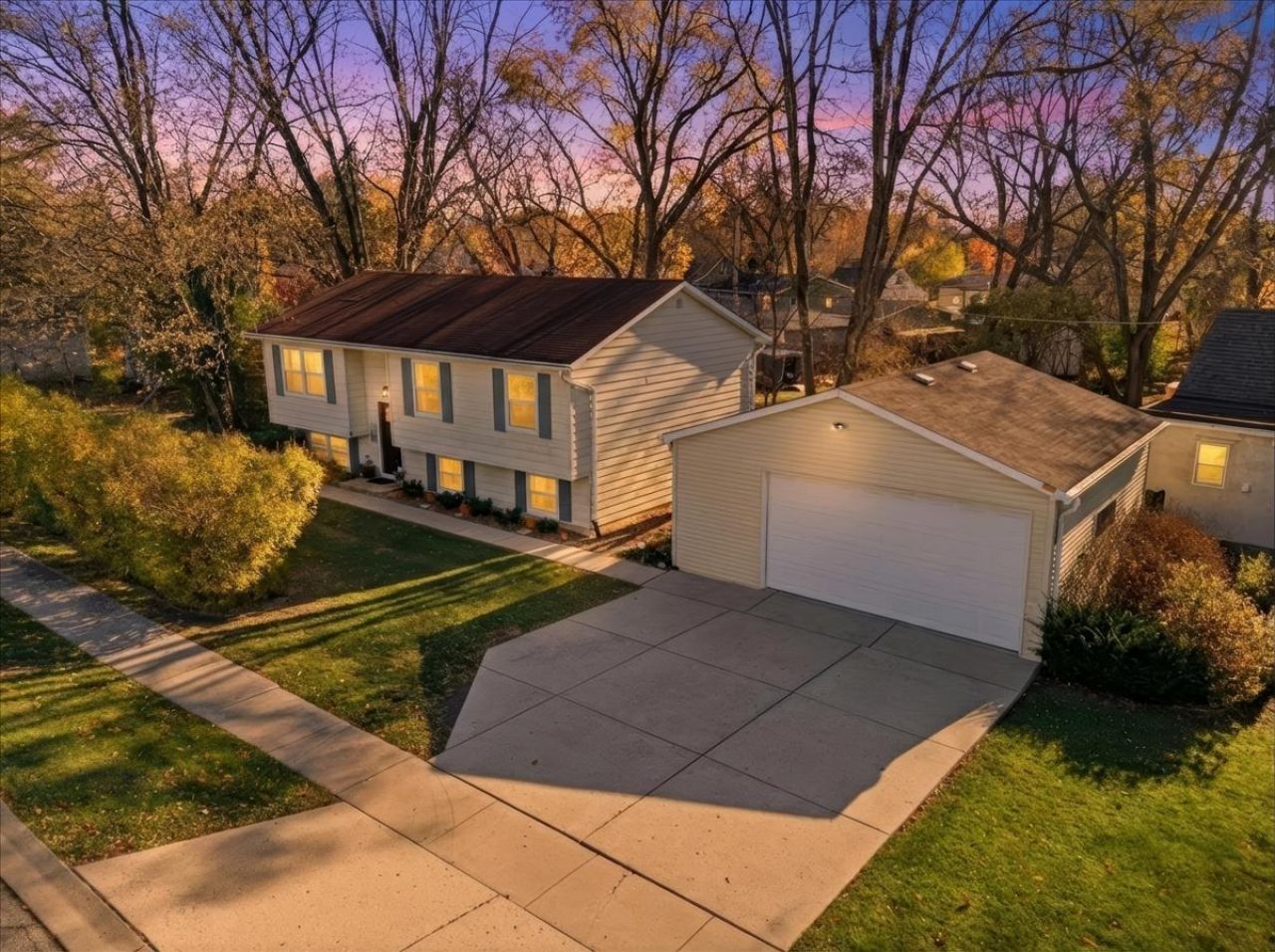 121 E Clarendon Drive, Round Lake Beach, IL 60073 Main Photo