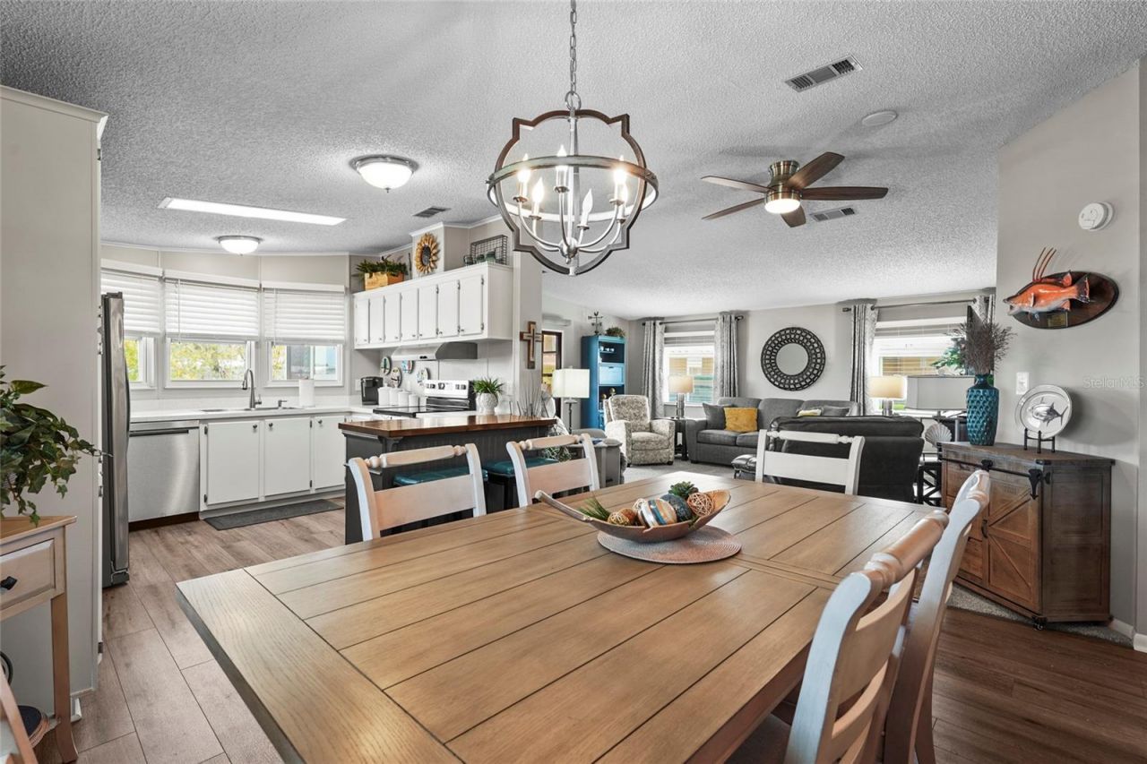 8470 Imperial Circle, Palmetto, FL 34221 Photo