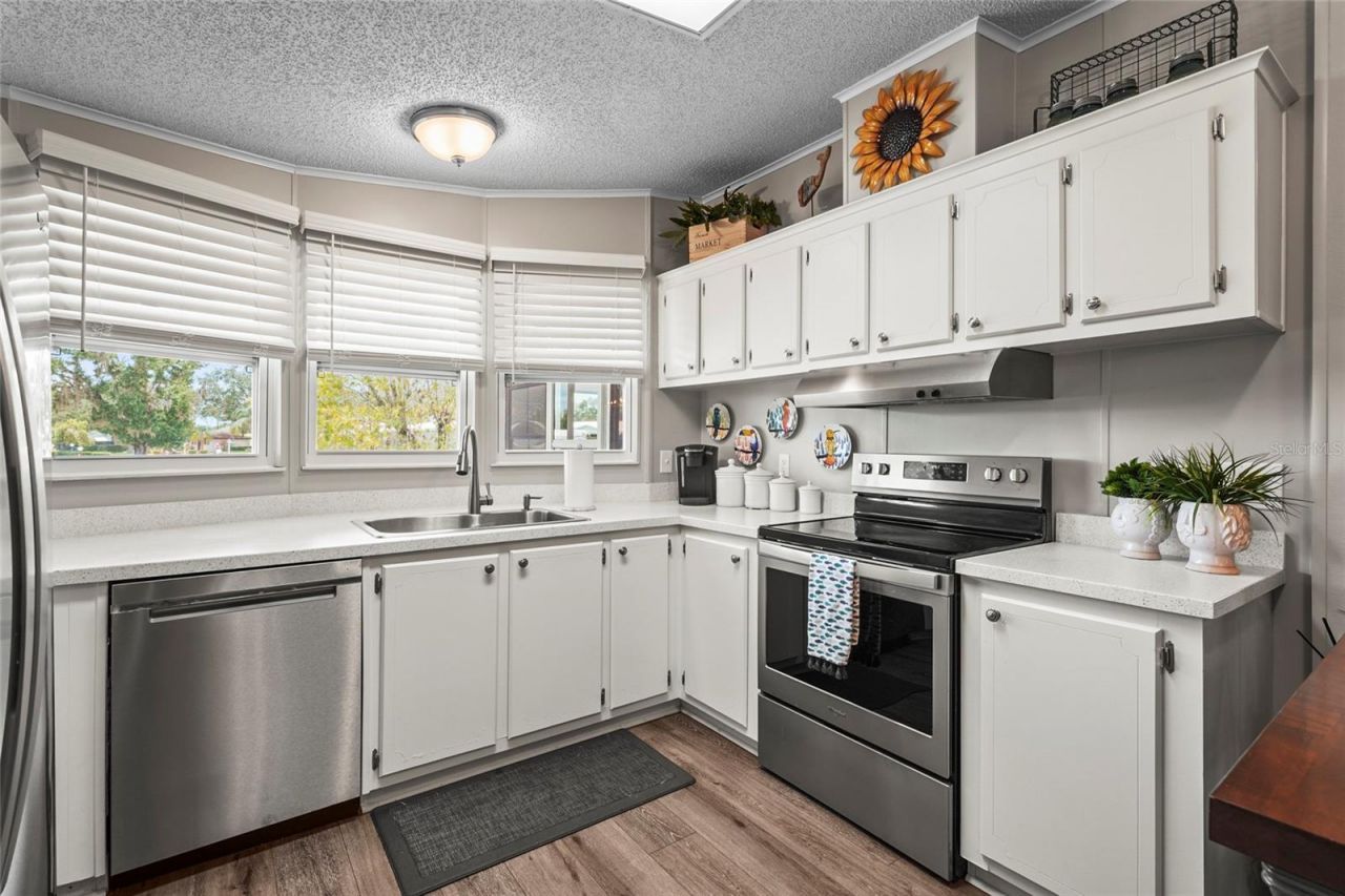 8470 Imperial Circle, Palmetto, FL 34221 Photo