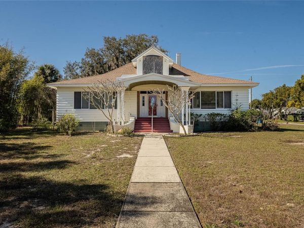102 S LAKESHORE BOULEVARD, LAKE WALES, FL 33853