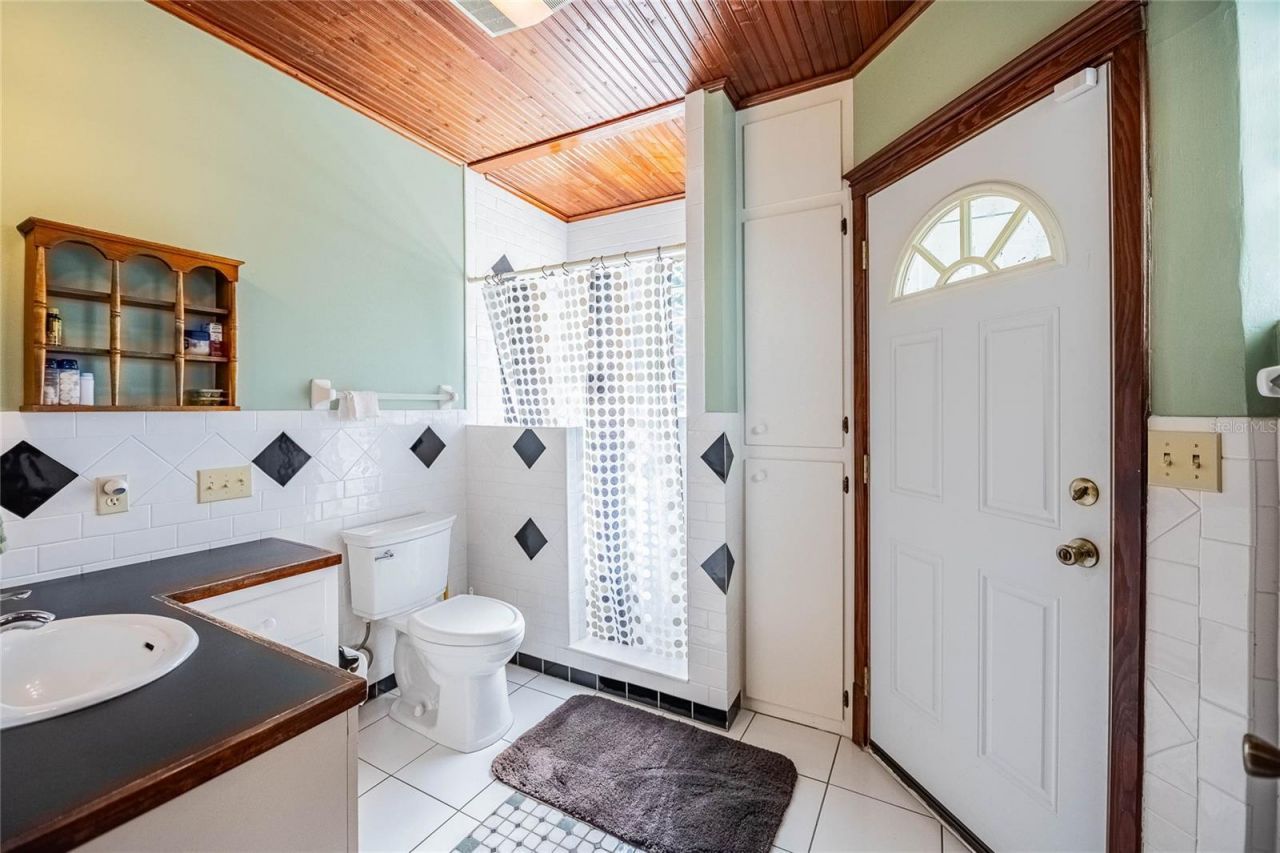 102 S Lakeshore Boulevard, Lake Wales, FL 33853 Photo