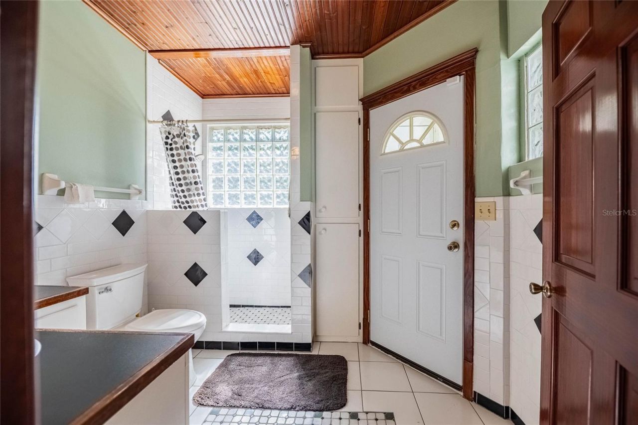 102 S Lakeshore Boulevard, Lake Wales, FL 33853 Photo