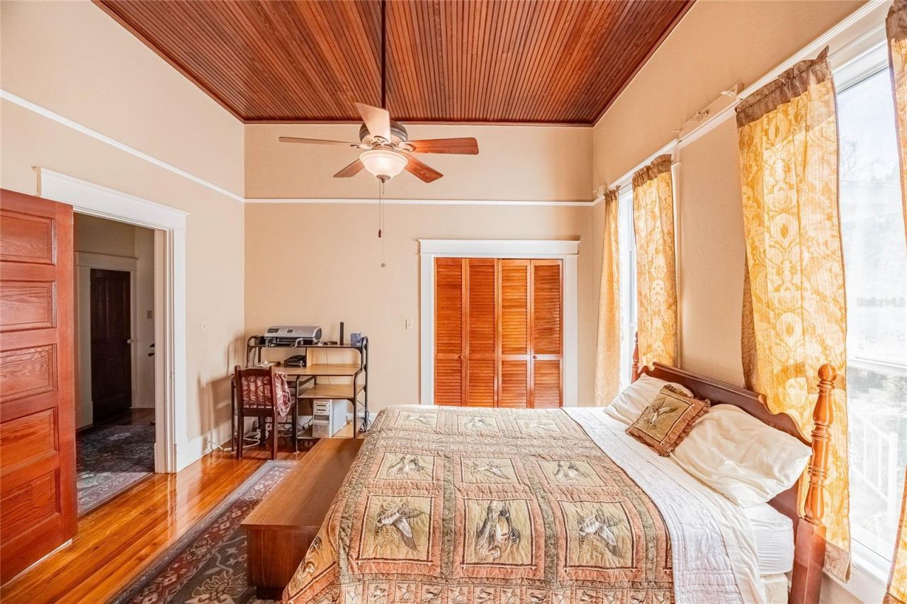 102 S Lakeshore Boulevard, Lake Wales, FL 33853 Photo