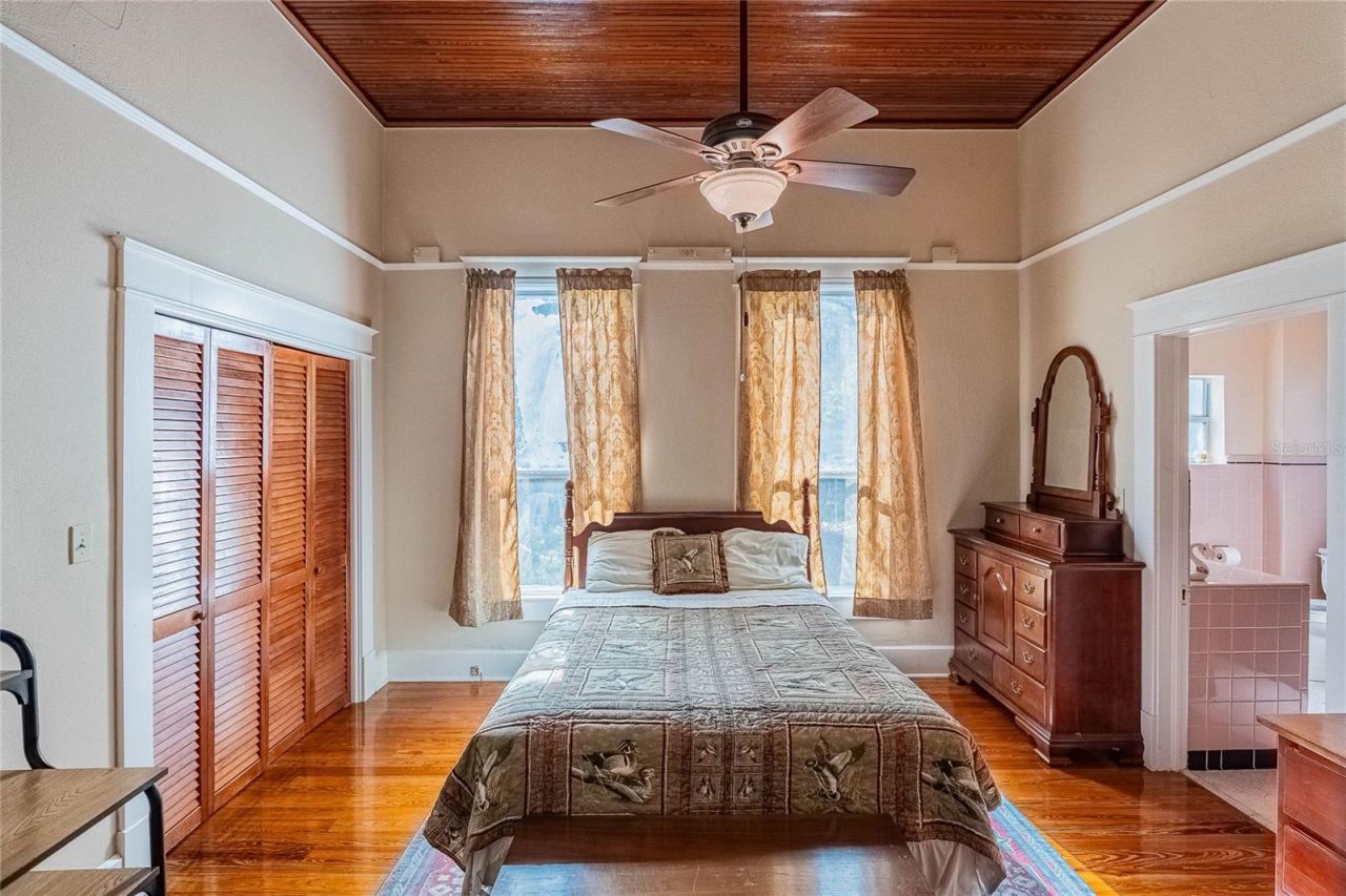 102 S Lakeshore Boulevard, Lake Wales, FL 33853 Photo