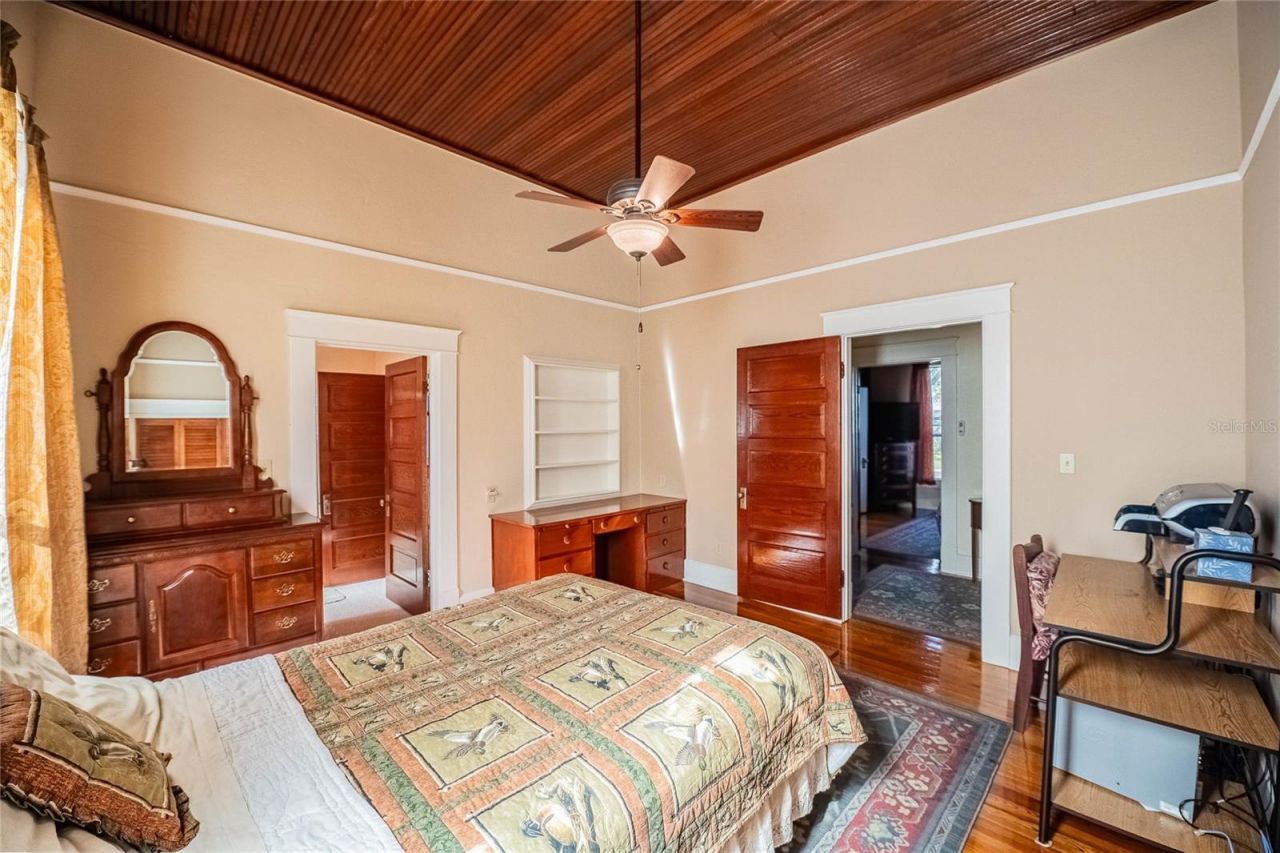 102 S Lakeshore Boulevard, Lake Wales, FL 33853 Photo