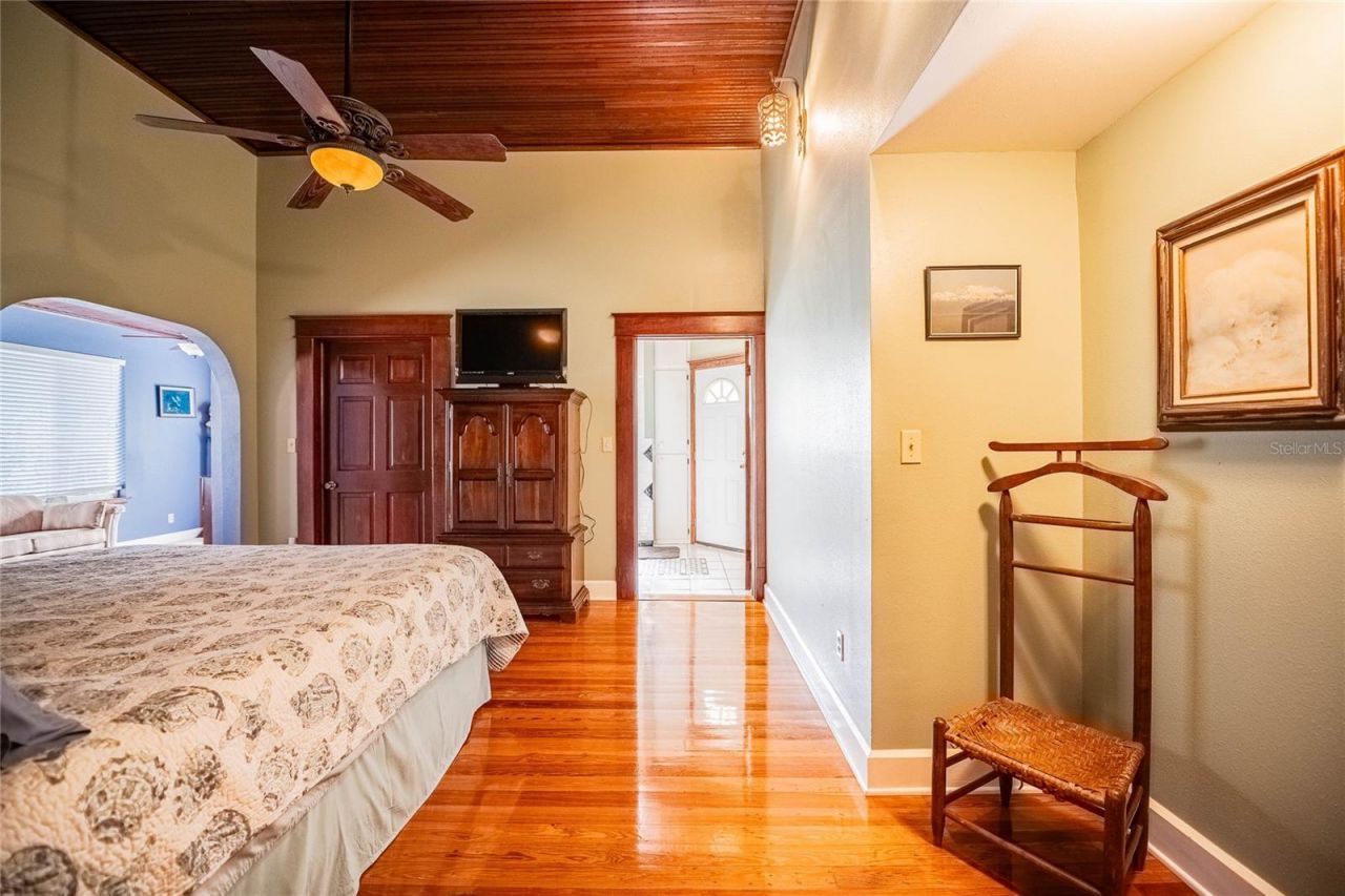 102 S Lakeshore Boulevard, Lake Wales, FL 33853 Photo