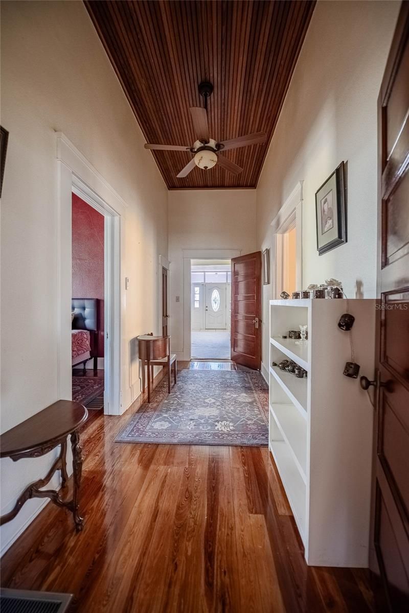 102 S Lakeshore Boulevard, Lake Wales, FL 33853 Photo