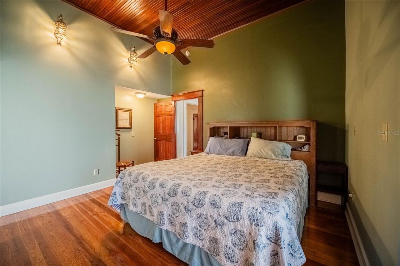 102 S Lakeshore Boulevard, Lake Wales, FL 33853 Photo