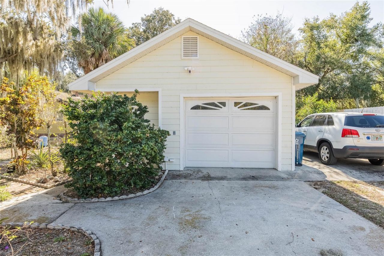 102 S Lakeshore Boulevard, Lake Wales, FL 33853 Photo