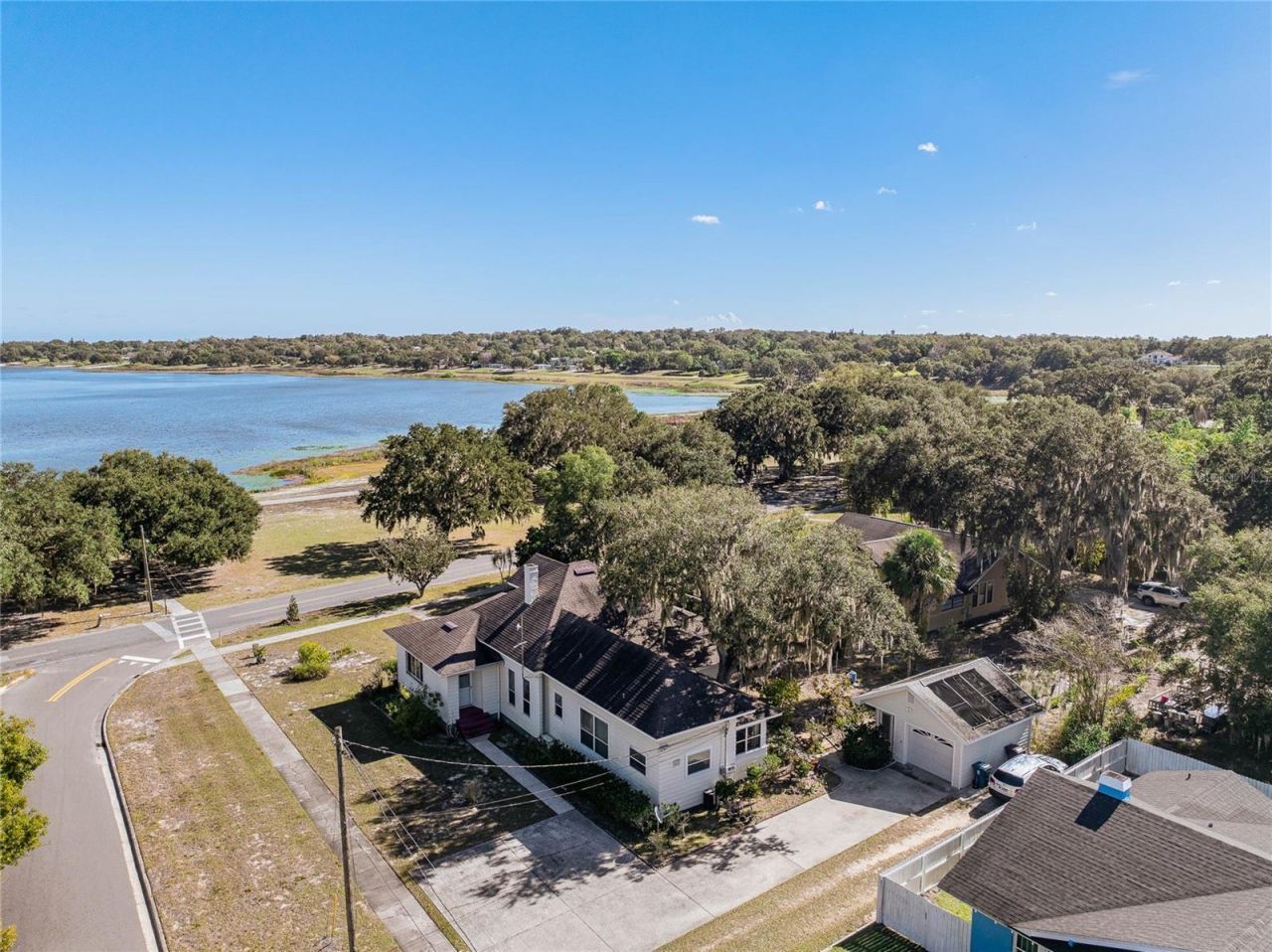 102 S Lakeshore Boulevard, Lake Wales, FL 33853 Photo