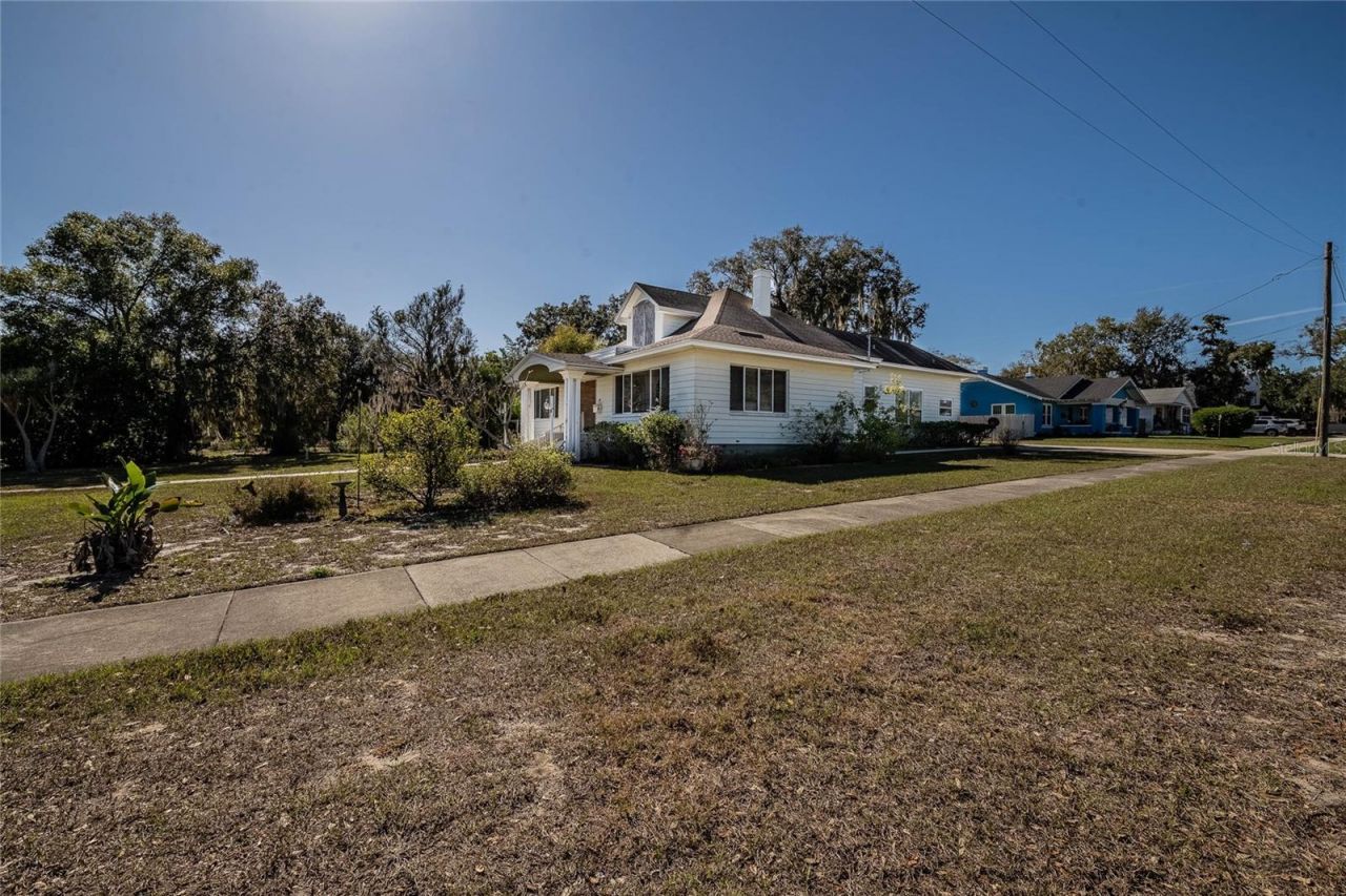 102 S Lakeshore Boulevard, Lake Wales, FL 33853 Photo