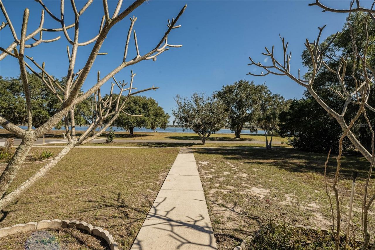 102 S Lakeshore Boulevard, Lake Wales, FL 33853 Photo