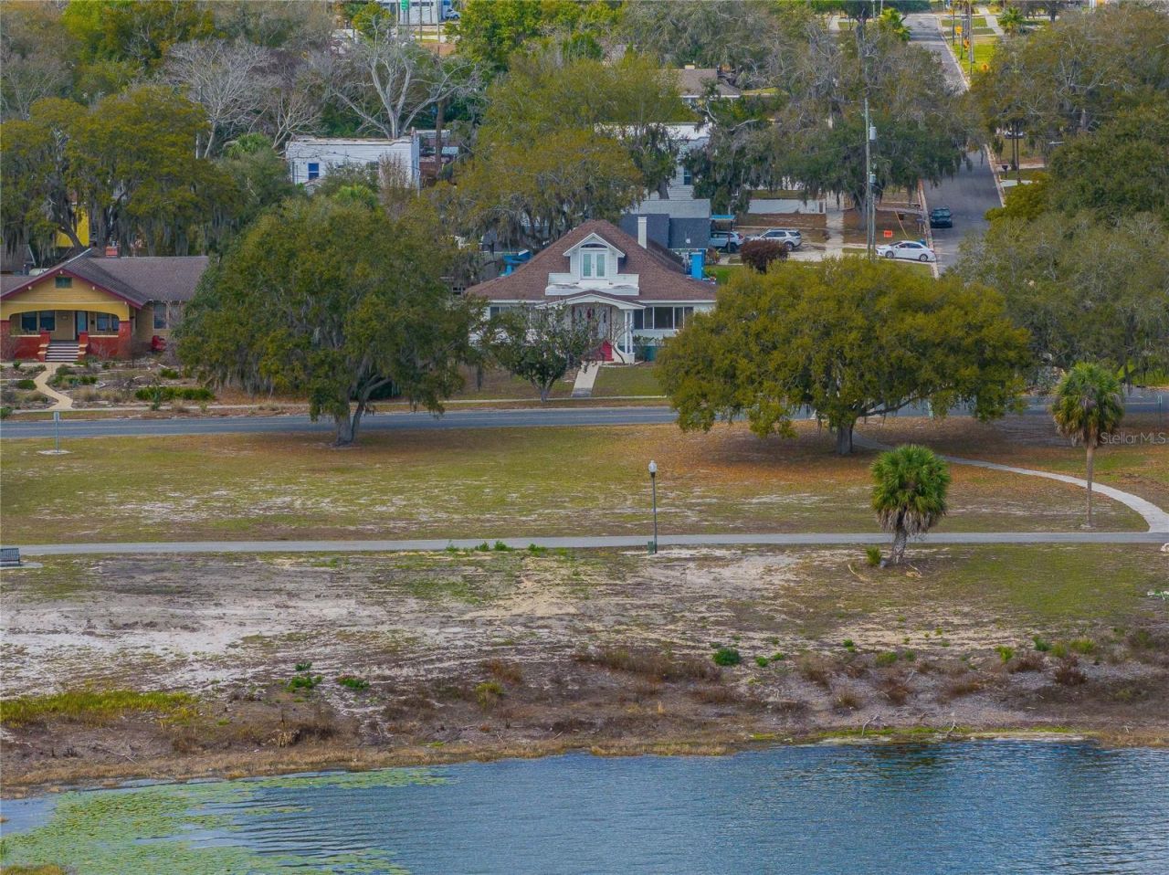 102 S Lakeshore Boulevard, Lake Wales, FL 33853 Photo