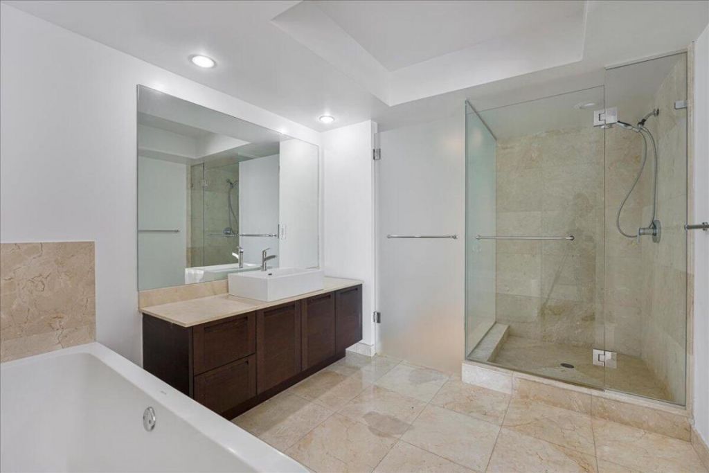 200 Sunny Isles Boulevard, Unit 2-1701, Sunny Isles Beach, FL 33160 Photo