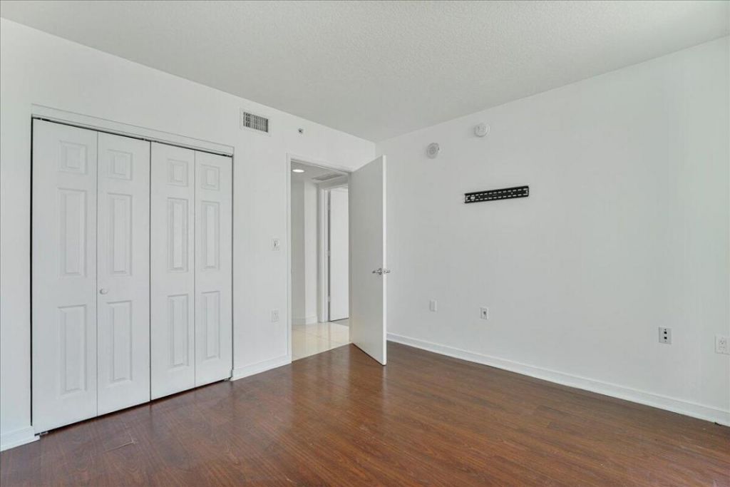 200 Sunny Isles Boulevard, Unit 2-1701, Sunny Isles Beach, FL 33160 Photo