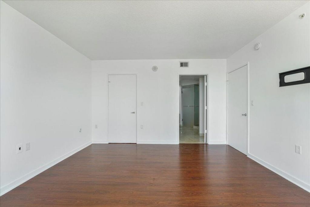 200 Sunny Isles Boulevard, Unit 2-1701, Sunny Isles Beach, FL 33160 Photo