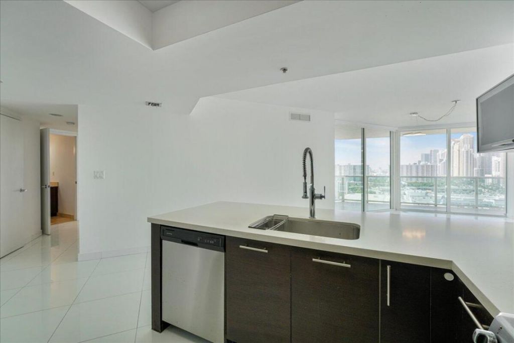 200 Sunny Isles Boulevard, Unit 2-1701, Sunny Isles Beach, FL 33160 Photo