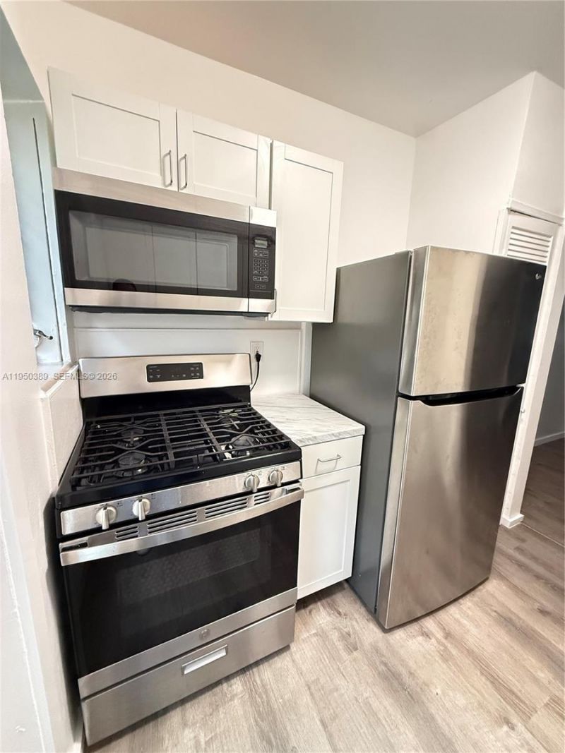 145 S Shore Dr, Unit 2, Miami Beach, FL 33141 Photo