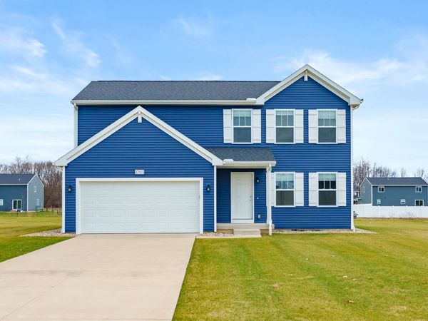 47805 Silver Oaks W, Mattawan, MI 49071