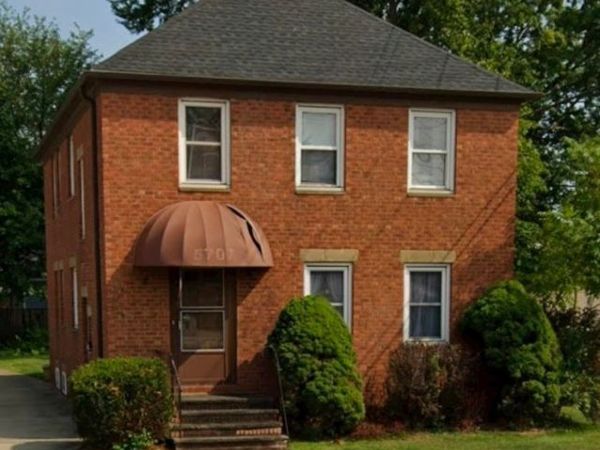 5707 Pearl Road, Unit UP, Parma, OH 44129